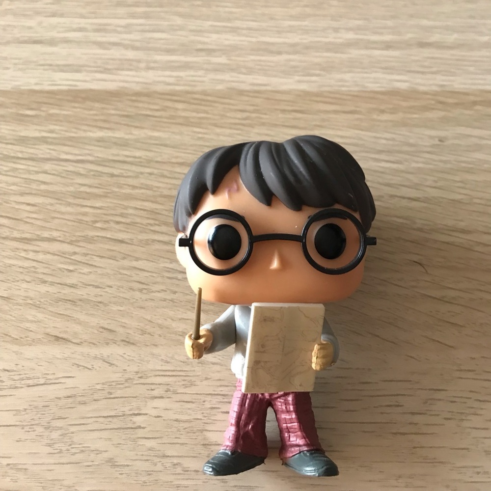 Harry Potter with Marauders Map Funko Pop - Picture 2 of 3
